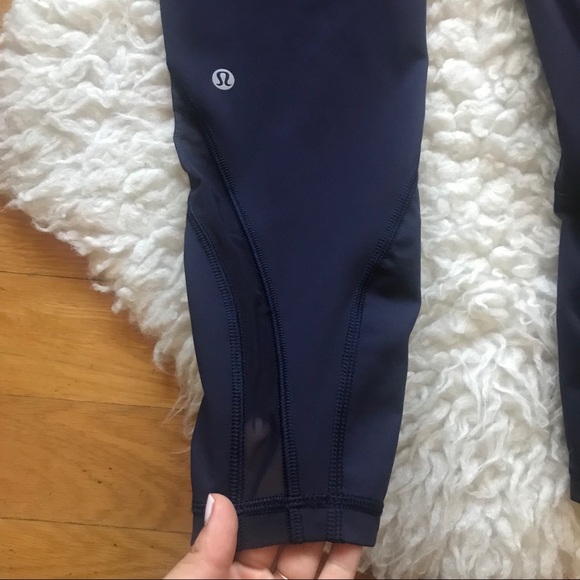 LULULEMON NWOT front zippered navy leggings - Picture 4 of 7